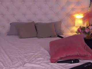 millie-michelle Amateur Threesome On Cam camsoda