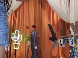 sweetdaisy, female webcam model,  years old, on live webcam