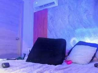 isabelredrose's CamSoda show and profile