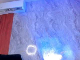 Live webcam model isabelredrose on Soda Cams