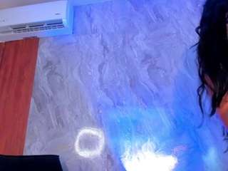 Live webcam model isabelredrose on Soda Cams