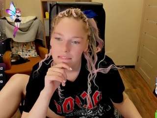 ghostly-temptati... Live Webcam on CamSoda