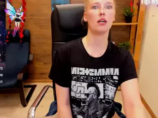 ghostly-temptation's Live Sex Cam Show