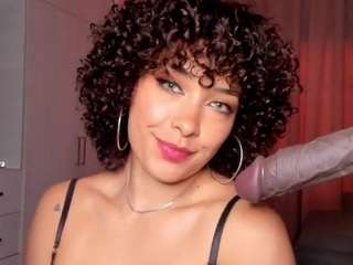 dani-moore Live Webcam on CamSoda