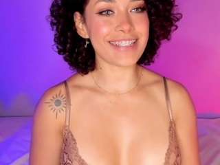 dani-moore Live Webcam on CamSoda