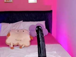 dani-moore Live Webcam on CamSoda