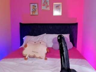 Live webcam model dani-moore on Soda Cams