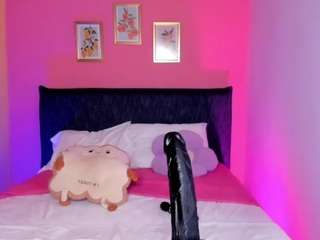 Live webcam model dani-moore on Soda Cams