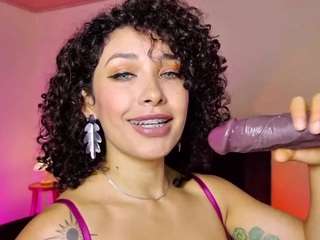 Dani-Moore live cam