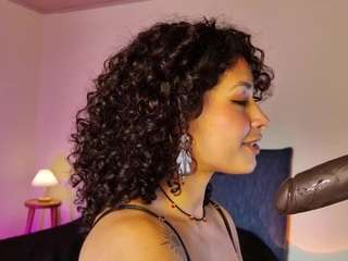 Dani-Moore live thumbnail