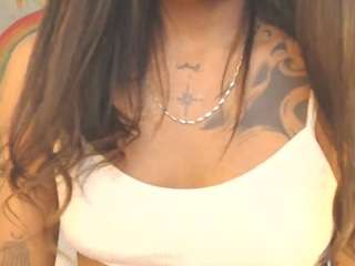 Petitelumiere live webcam show