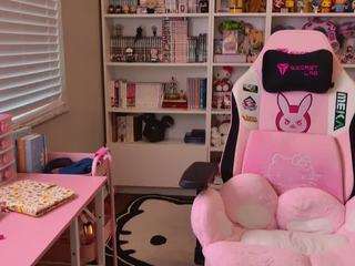 hotpinkcheeto Live Webcam on CamSoda