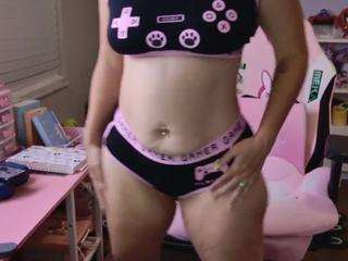  hotpinkcheeto chat room