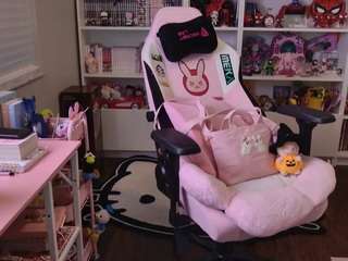Hotpinkcheeto