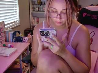hotpinkcheeto webcam