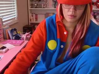 hotpinkcheeto webcam model