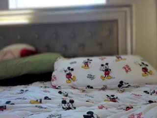 hotpinkcheeto's CamSoda show and profile