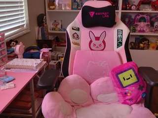 Hotpinkcheeto