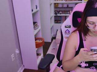 Hotpinkcheeto