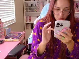 Hotpinkcheeto's Live Sex Cam Show