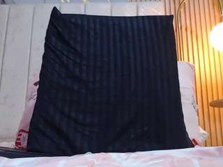 Camgirl is actually offline