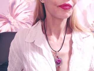 le modèle blondpussy est en webcam porno dans un show sur le site camsoda, il possède les tags suivants: dildo,doggy style,erotic dance,fingering,flashing,mature,normal,blonde hair,hd,squirt