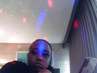 Tiny_Royal3's Live Sex Cam Show