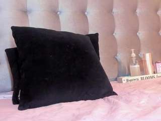 jennagrey's CamSoda show and profile