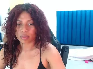 naomi-tyler's Live Sex Cam Show