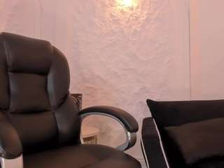 mia-robert1 Live Webcam on CamSoda