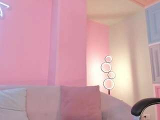 mia-robert1 Live Webcam on CamSoda