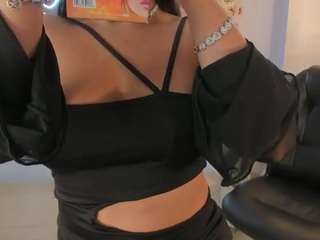 mia-robert1 Live Webcam on CamSoda