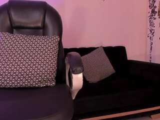 mia-robert1 Live Webcam on CamSoda