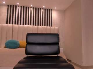 mia-robert1 live cam profile