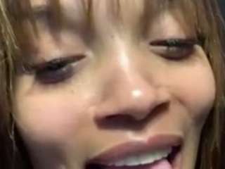 rakiyah-charms webcam