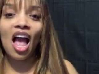 rakiyah-charms webcam