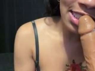 rakiyah-charms Live Webcam on CamSoda