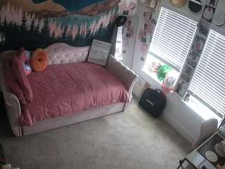 voyeurcam-hazelgrace-02's CamSoda show and profile