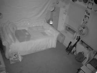 voyeurcam-hazelgrace-02's CamSoda show and profile