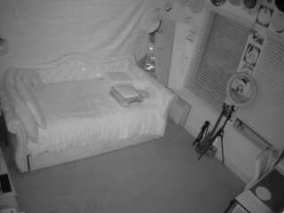 Image 1 of voyeurcam-hazelgrace-02, female webcam model,  years old, on live webcam