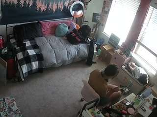 Este modelo está ao vivo agora. voyeurcam-hazelgrace-02
