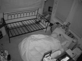 Acest model este live acum. voyeurcam-hazelgrace-02