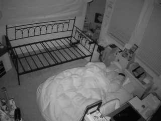 Este modelo está en vivo ahora. voyeurcam-hazelgrace-02