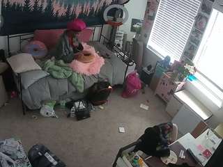 voyeurcam-hazelgrace-02's CamSoda show and profile