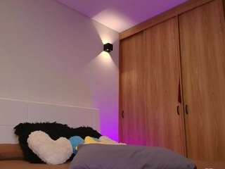 Live webcam model annyrussell on Soda Cams