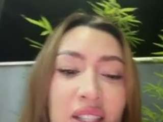 Live webcam model itzagamma on Soda Cams