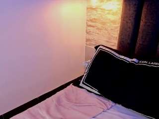 Live webcam model natycortes on Soda Cams