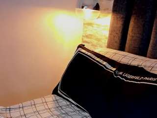 Live webcam model natycortes on Soda Cams