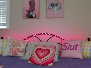 koramarina from CamSoda is Freechat