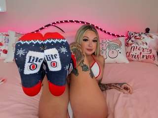 Live webcam model koramarina on Soda Cams